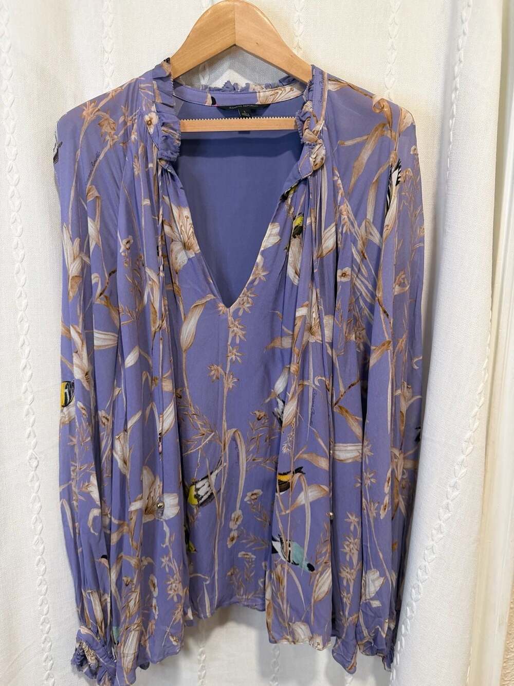 Banana Republic Women’s Large Purple Bird Floral Ruffle Neck Blouse Long Sleeve